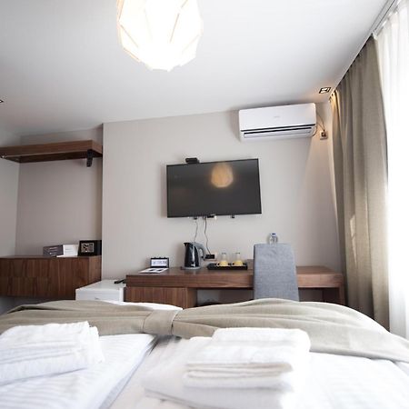 Boulevard Exclusive Prishtine Bagian luar foto