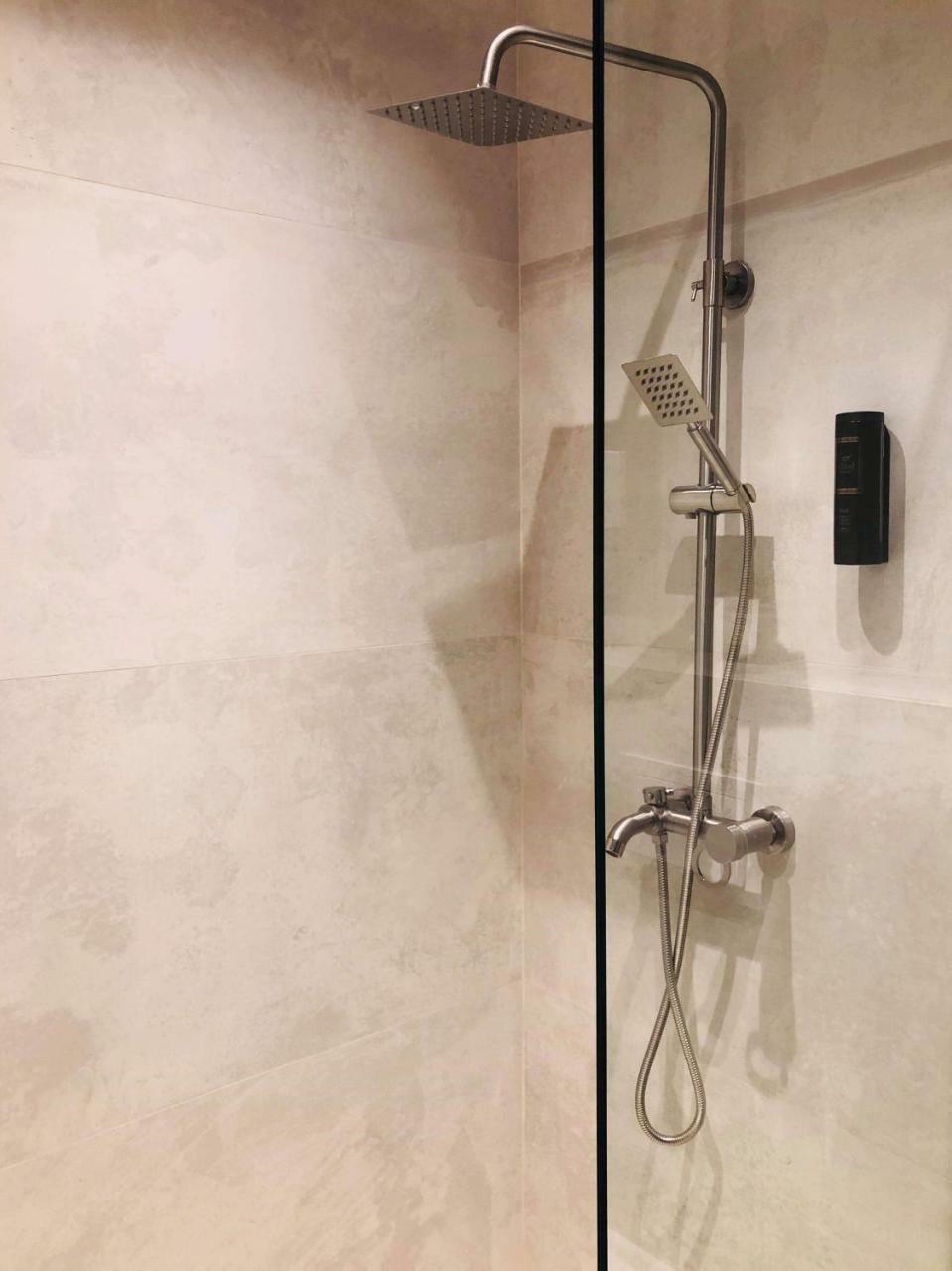 Boulevard Exclusive Prishtine Bagian luar foto