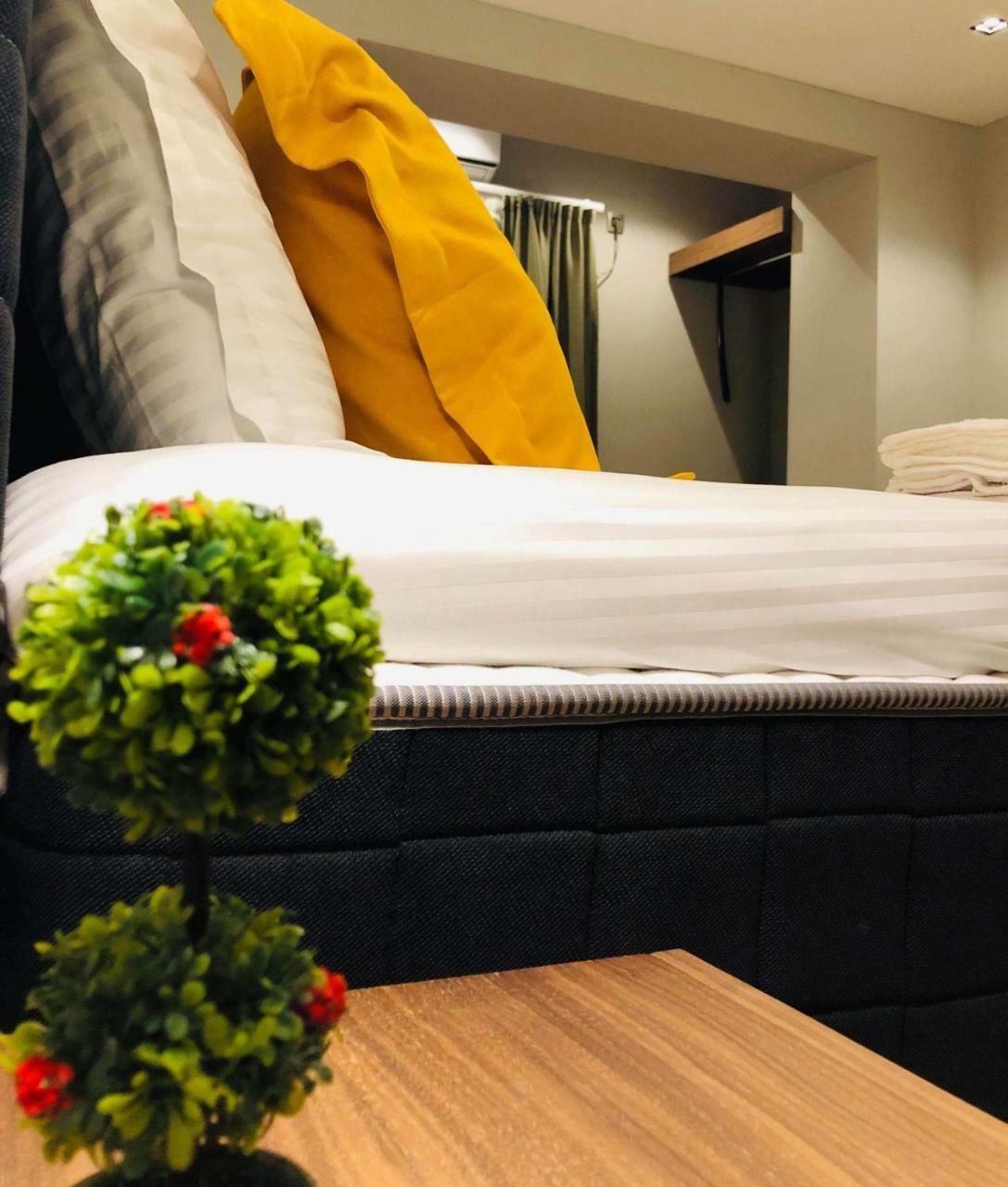 Boulevard Exclusive Prishtine Bagian luar foto
