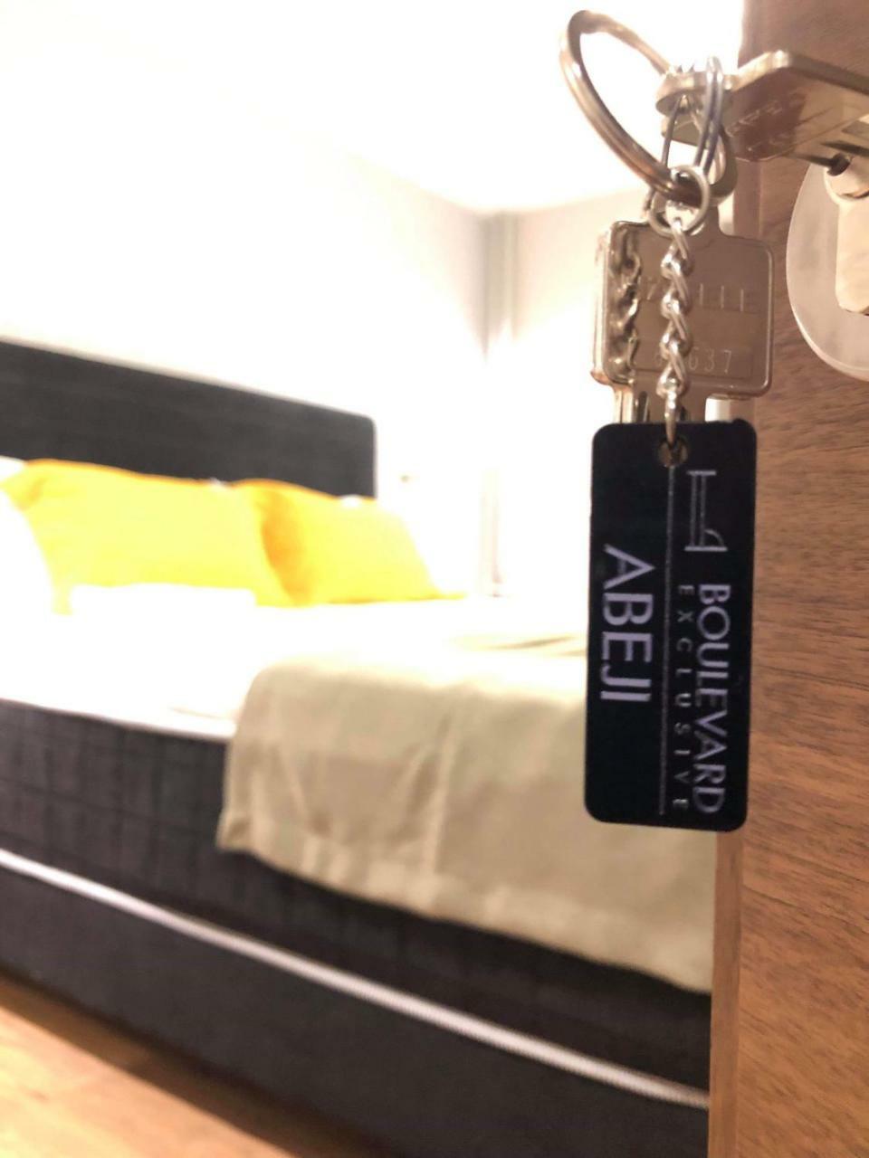 Boulevard Exclusive Prishtine Bagian luar foto