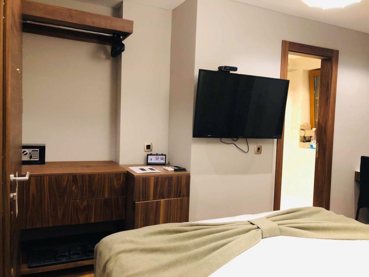 Boulevard Exclusive Prishtine Bagian luar foto