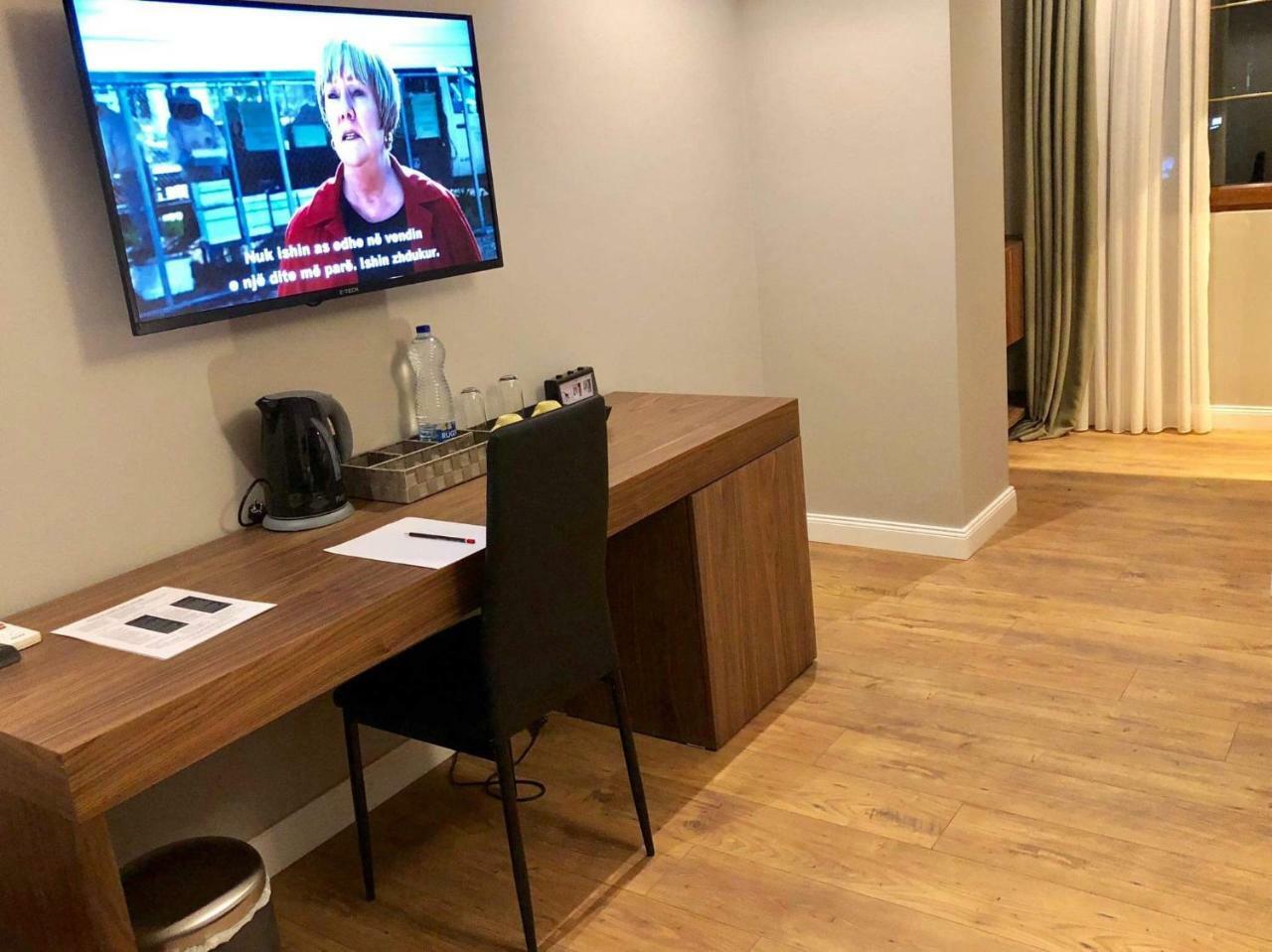 Boulevard Exclusive Prishtine Bagian luar foto