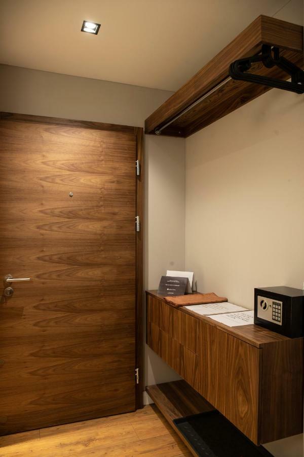 Boulevard Exclusive Prishtine Bagian luar foto
