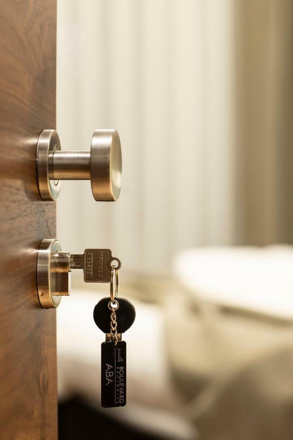 Boulevard Exclusive Prishtine Bagian luar foto